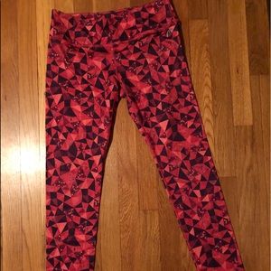 Heavy duty geometric workout leggings